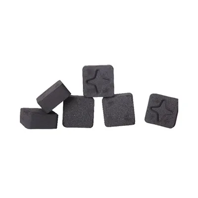 Czyste brykiety z węgla drzewnego